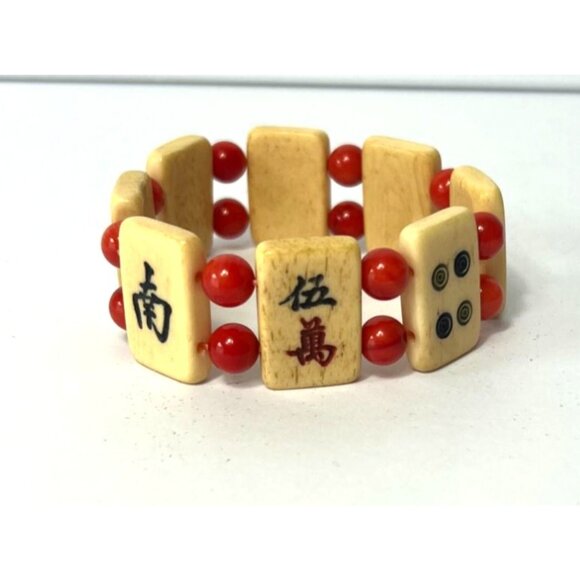 Vintage Chinese Bakelite Mahjong Tile Elastic Bracelet With Red Beads - Picture 3 of 6